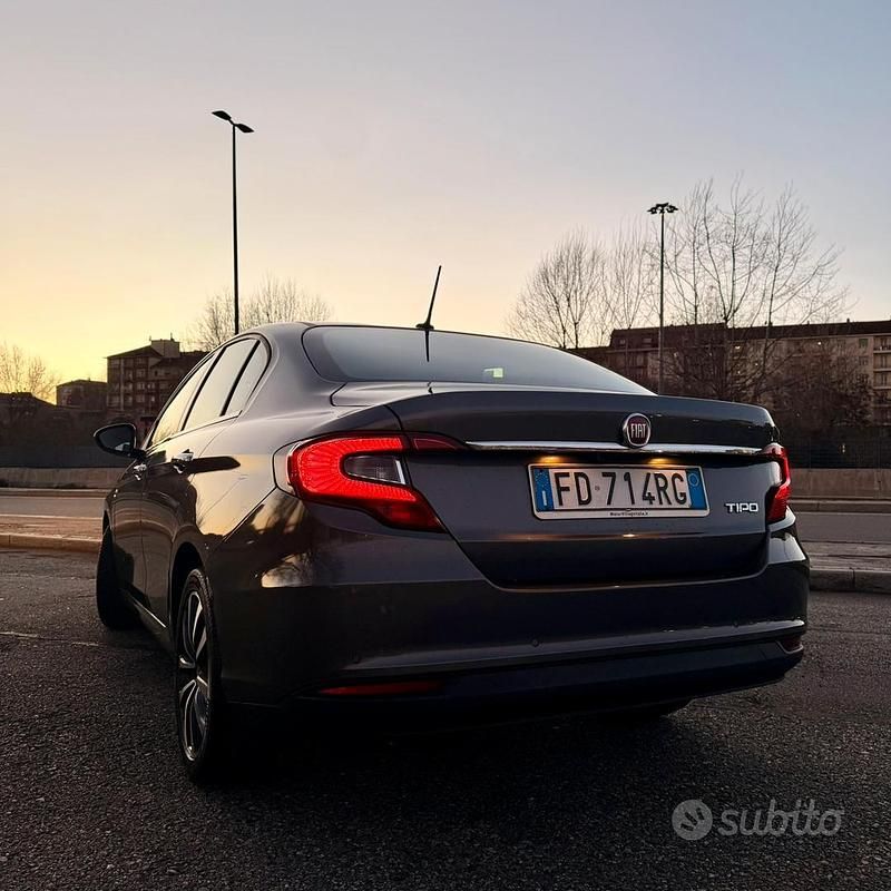 Usata Fiat Tipo Opening Edition 120 CV (88 kW) 2016 Grigio Berlina