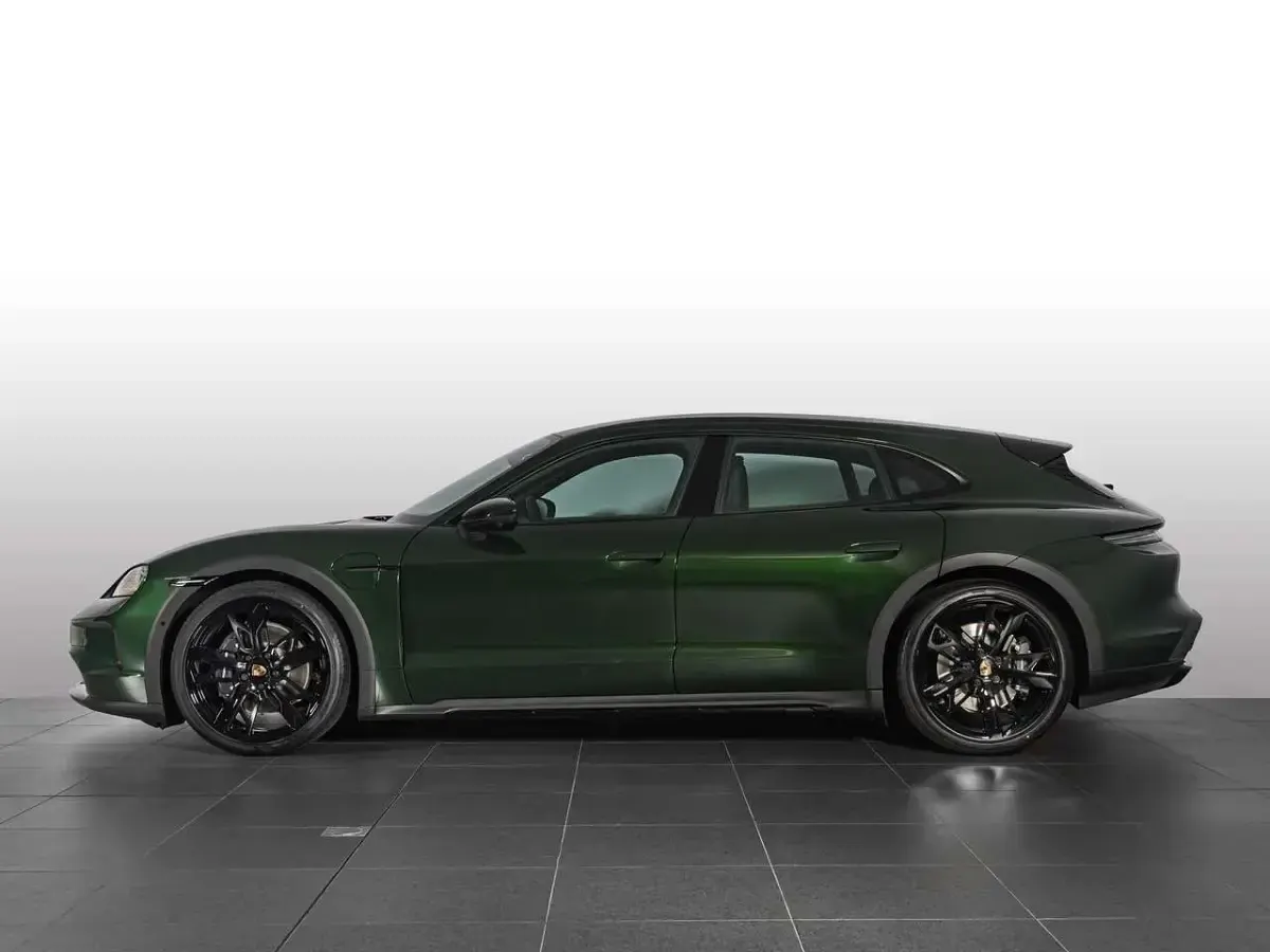 Nuova Porsche Taycan 4 Cross Turismo Cross Turismo 319 kW (435 CV) 2026 Oak green Station wagon