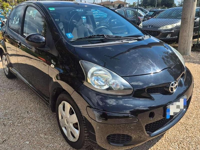 Usata Toyota Aygo Sol 68 CV (50 kW) 2009 Nero Utilitaria