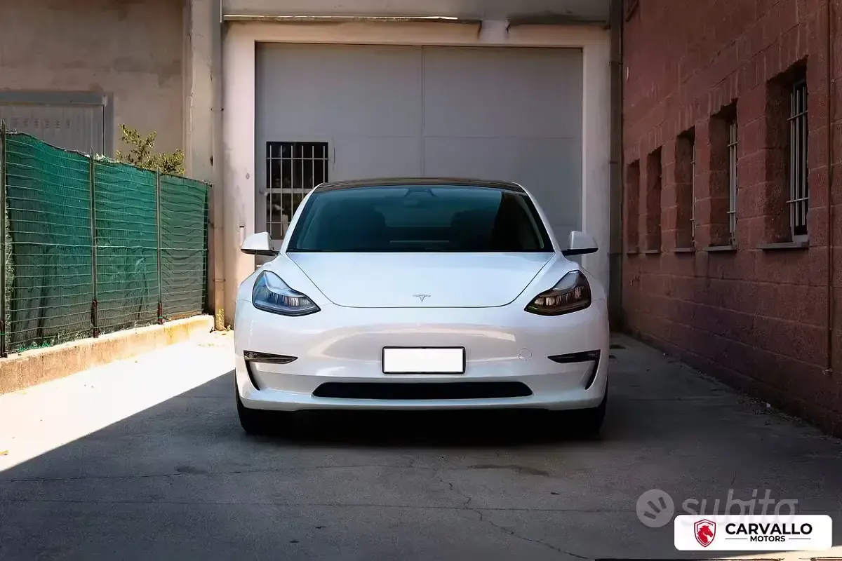 Usata Tesla Model 3 Long Range AWD 152 kW (208 CV) 2019 Bianco Berlina