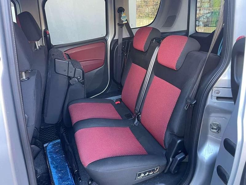 Usata Fiat Doblò Emotion 135 CV (99 kW) 2011 Grigio Monovolume