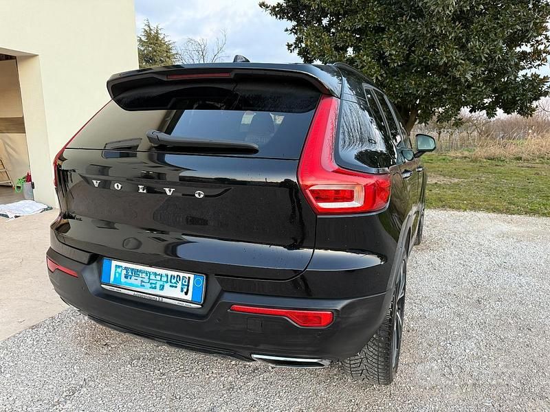Usata Volvo XC40 R-Design 150 CV (110 kW) 2019 Nero SUV