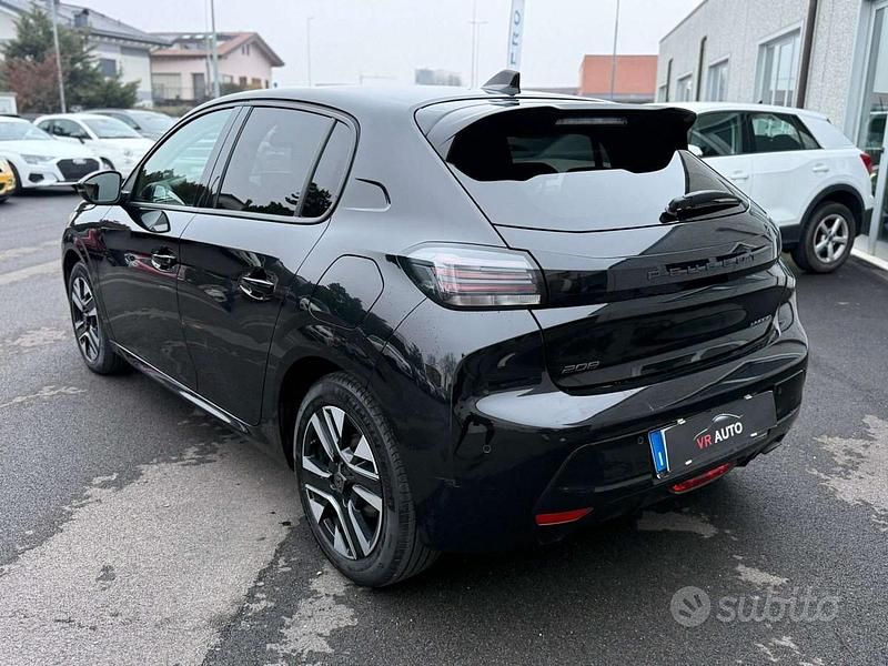 Usata Peugeot 208 Allure 110 CV (80 kW) 2025 Nero Utilitaria