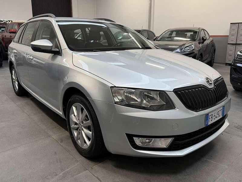 Usata Skoda Octavia Ambiente 110 CV (80 kW) 2016 Other Utilitaria