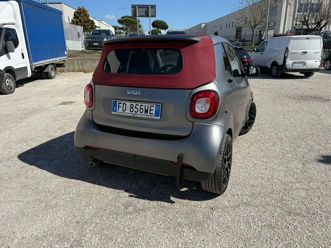 Usata Smart ForTwo Cabrio Brabus 90 CV (66 kW) 2016 Grigio Cabrio