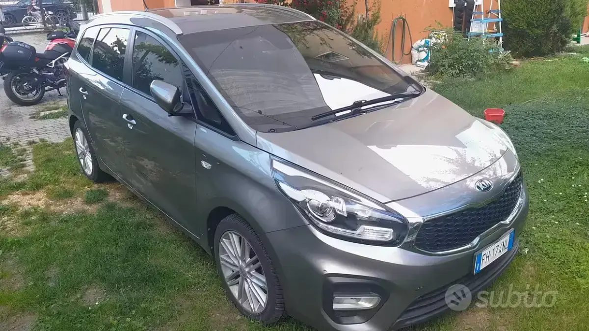 Usata Kia Carens 135 CV (99 kW) 2017 Grigio Monovolume