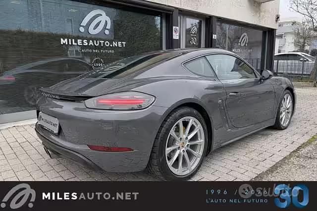 Usata Porsche 718 Cayman 299 CV (219 kW) 2018 Grigio Coupé