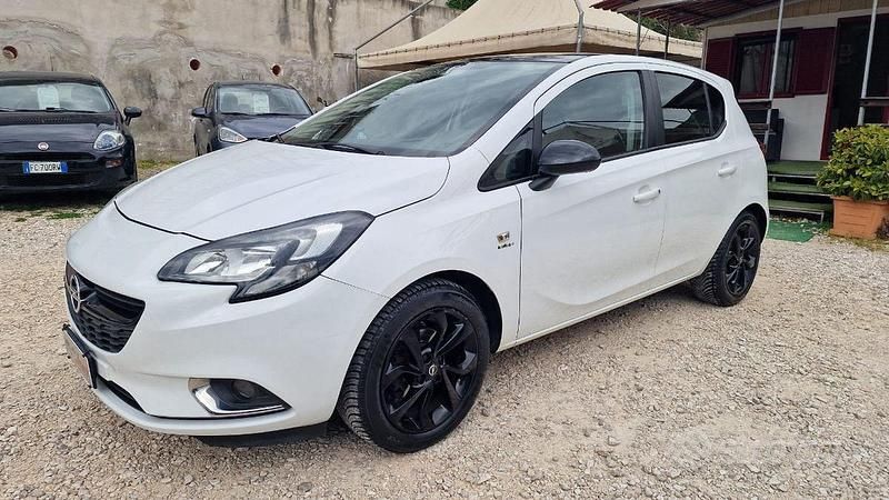 Usata Opel Corsa Cosmo 90 CV (66 kW) 2015 Bianco Utilitaria