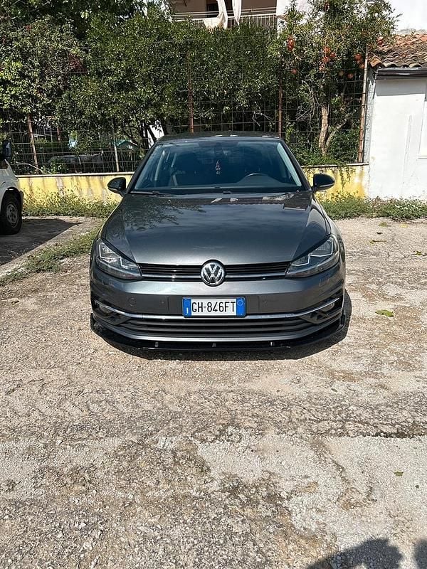 Occasion VW Golf VIII 115 ch (84 kW) 2022 Gris Berline