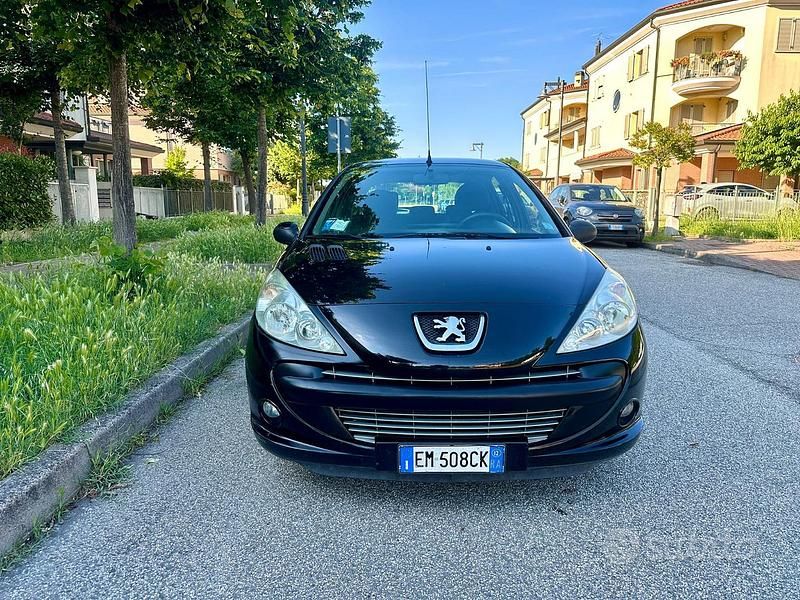 Usata Peugeot 206 60 CV (44 kW) 2012 Nero Berlina