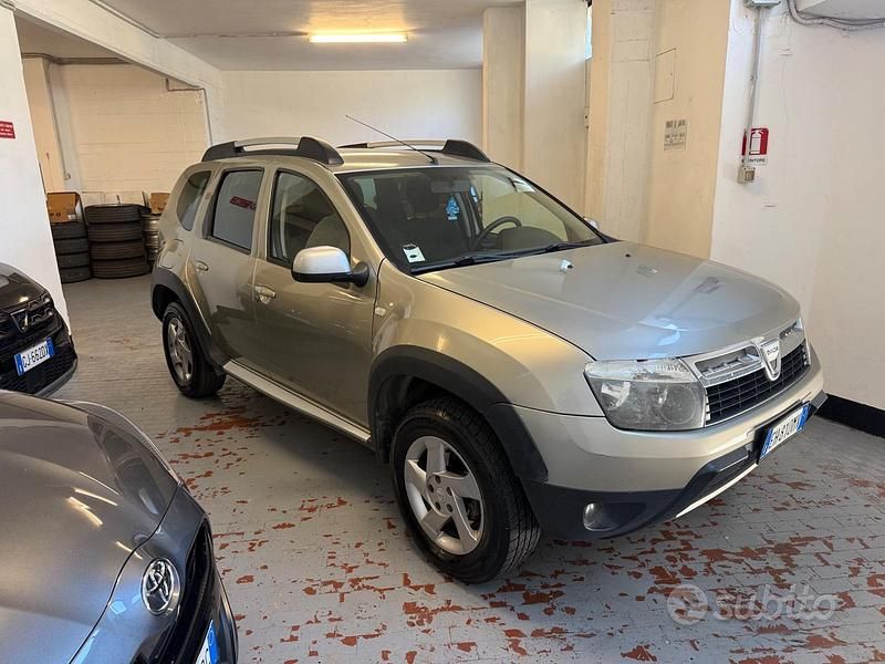 Usata Dacia Duster Lauréate 110 CV (80 kW) 2011 Grigio SUV