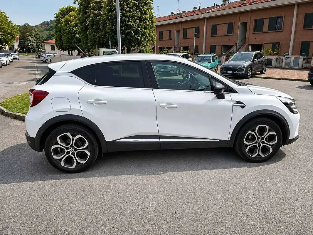 Usata Renault Captur Techno 101 CV (74 kW) 2022 Bianco SUV