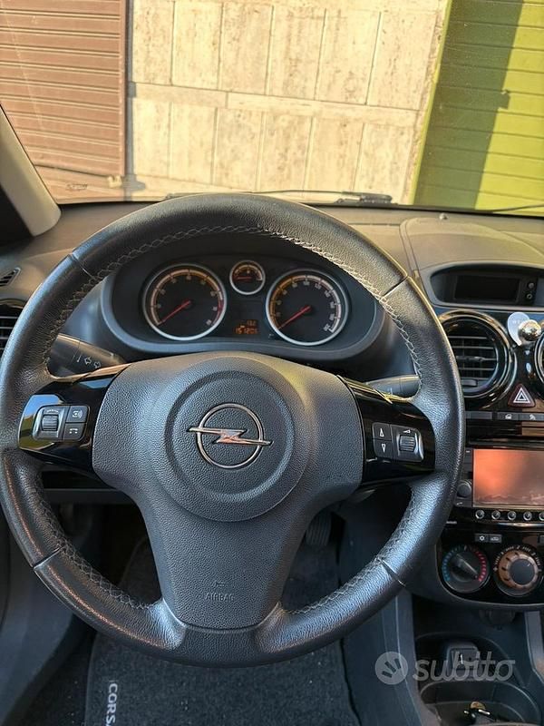 Usata Opel Corsa 2013 Bianco Utilitaria