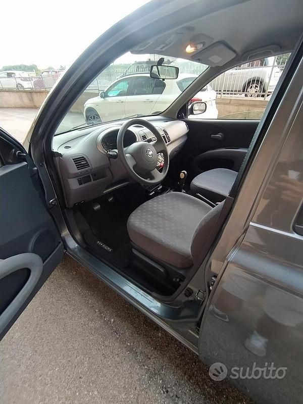 Usata Nissan Micra 65 CV (47 kW) 2003 Grigio Utilitaria