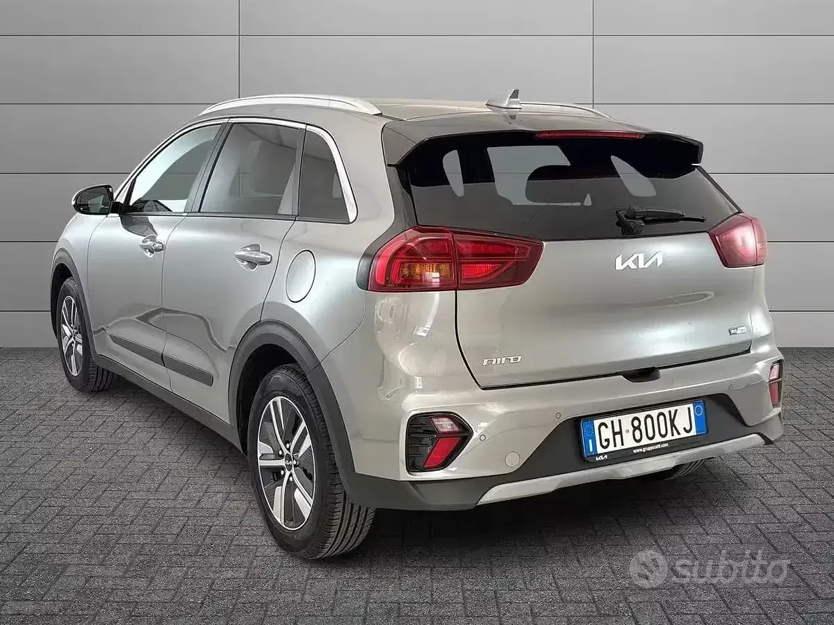 Usata Kia Niro Urban 105 CV (77 kW) 2022 Grigio SUV