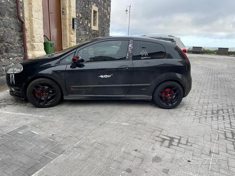 Usata Fiat Grande Punto 90 CV (66 kW) 2007 Nero Utilitaria