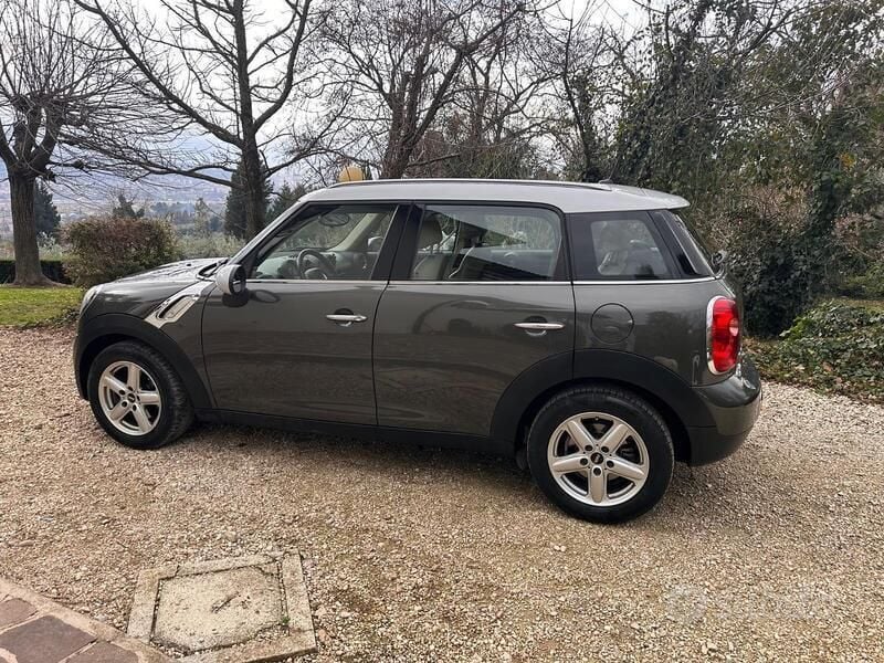 Usata 2010 Mini Countryman SUV | 6500 € (Buon prezzo) - Immagine 1/4