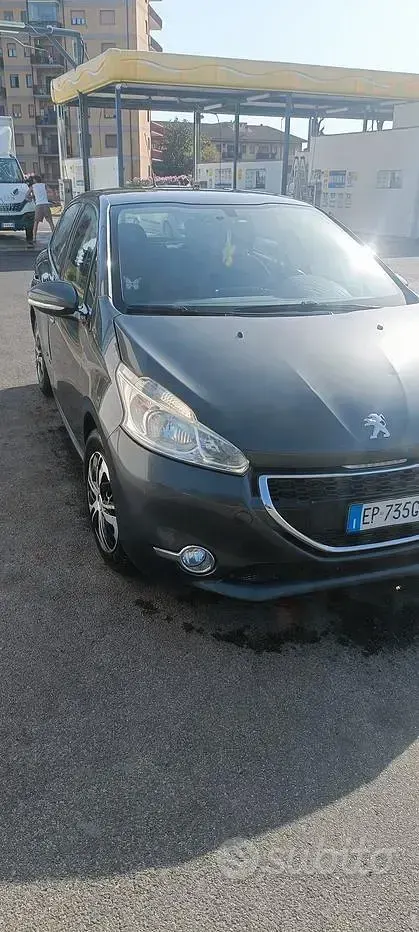 Usata Peugeot 208 82 CV (60 kW) 2013 Utilitaria