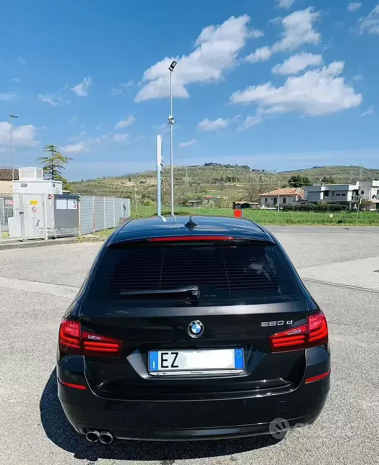 Usata BMW 520 Luxury Line 190 CV (139 kW) 2015 Grigio Station wagon