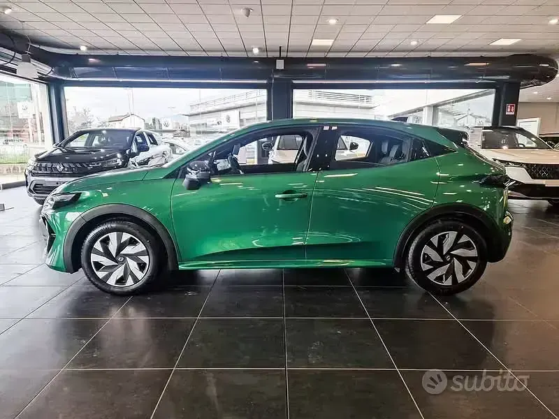 Nuova Renault Clio V Evolution 115 CV (84 kW) 2026 Verde Berlina