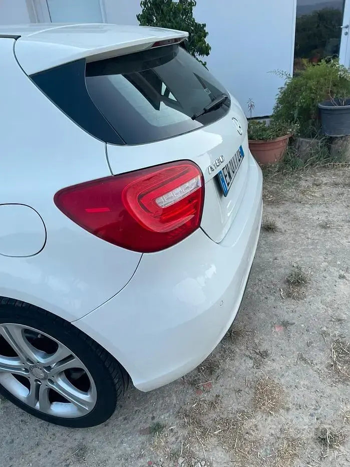 Usata Mercedes A180 109 CV (80 kW) 2014 Bianco Utilitaria