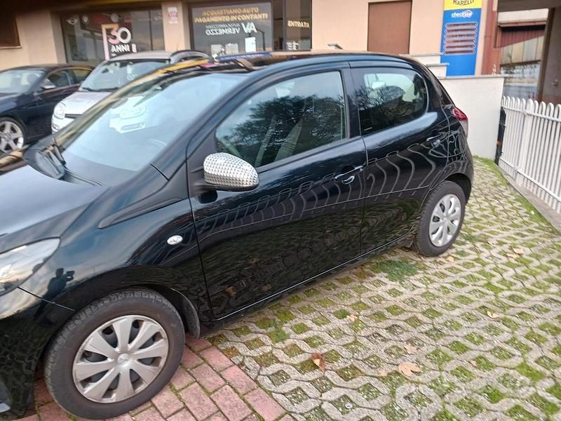 Usata Peugeot 108 Style 69 CV (50 kW) 2018 Nero Berlina