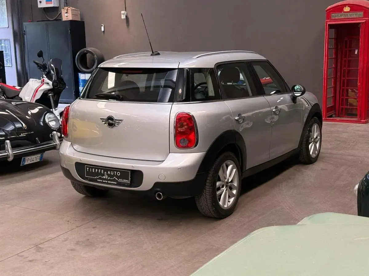 Usata Mini Countryman Business 90 CV (66 kW) 2015 Argento SUV