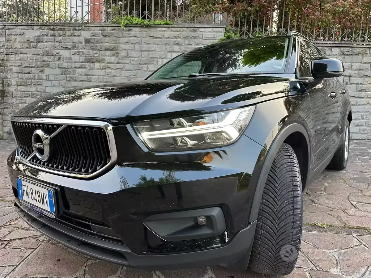 Usata Volvo XC40 Business Edition 150 CV (110 kW) 2019 Nero SUV
