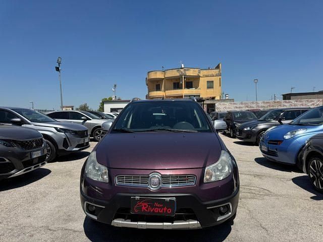 Usata Fiat Sedici Emotion 134 CV (98 kW) 2012 Viola SUV