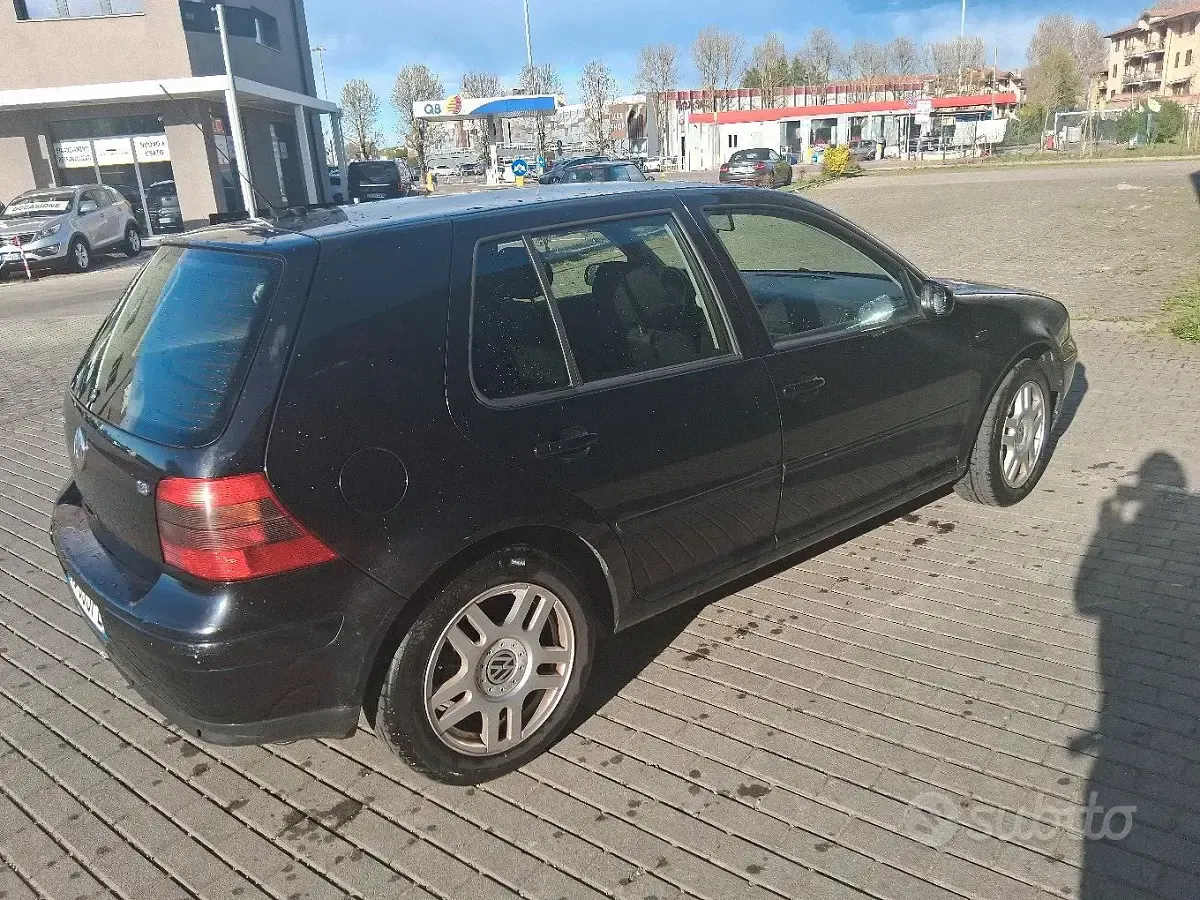 Usata VW Golf IV 75 CV (55 kW) 2002 Nero Berlina
