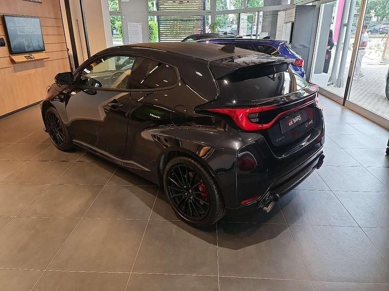 Nuova Toyota Yaris 280 CV (205 kW) 2026 Nero Utilitaria