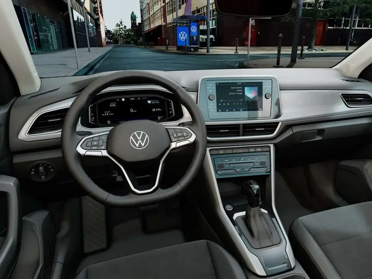 Nuova VW T-Roc Style 150 CV (110 kW) 2025 Ravenna blue metallizzato nero SUV