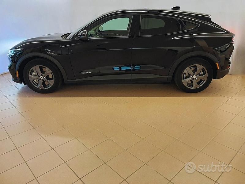 Usata Ford Mustang Mach-E Extended Range 100 kW (136 CV) 2022 Nero SUV