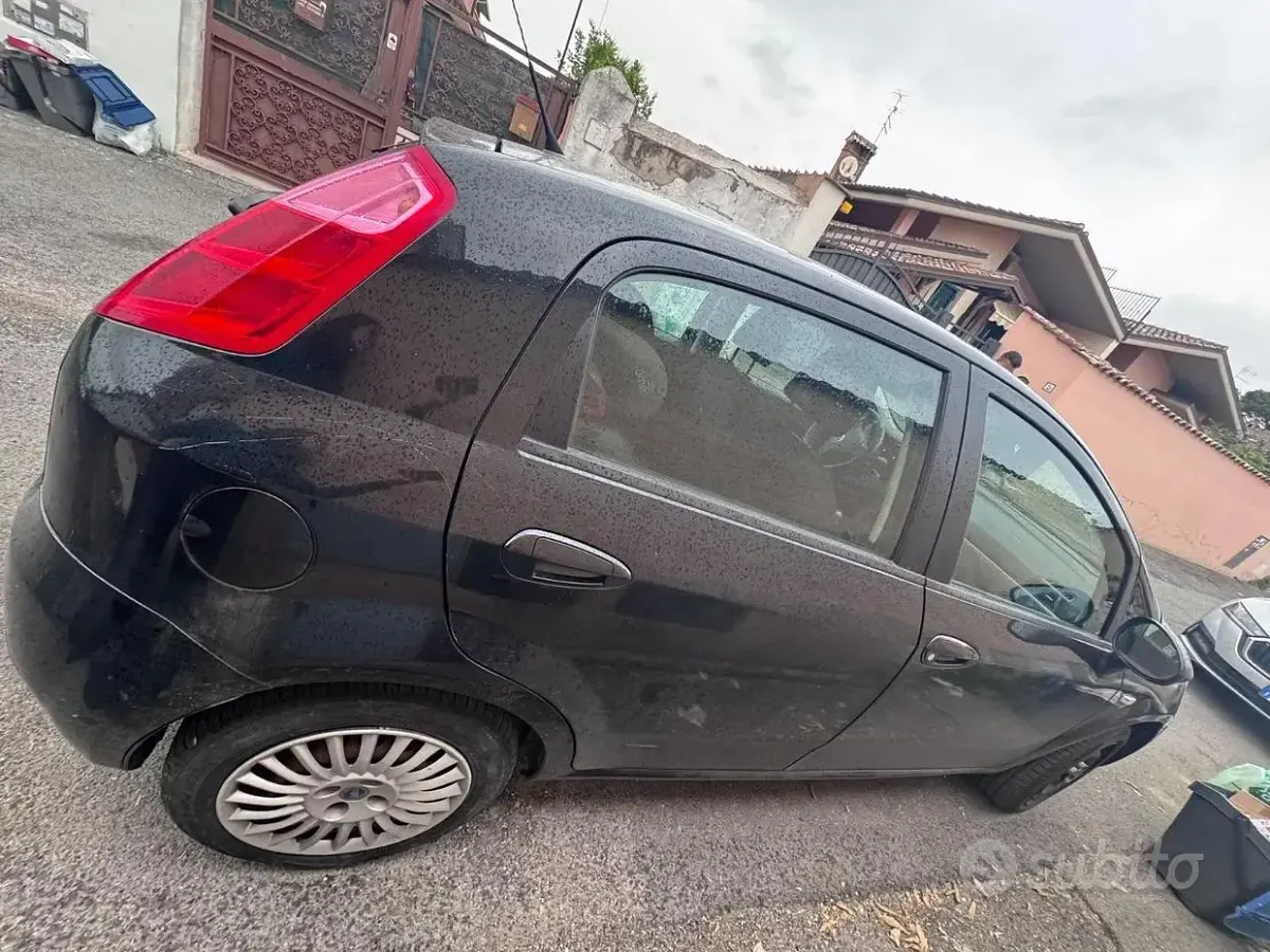 Usata Fiat Grande Punto 75 CV (55 kW) 2007 Nero Utilitaria