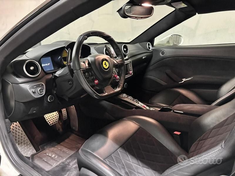 Usata Ferrari California 560 CV (411 kW) 2016 Bianco Cabrio