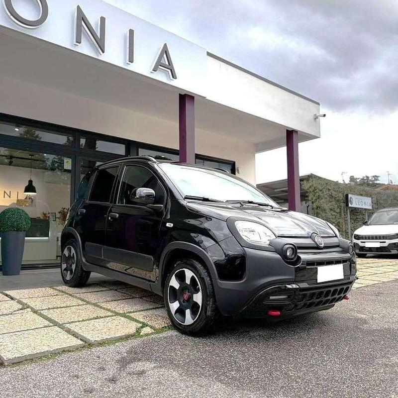 Nero cinema Usata 2024 Fiat Panda Cross Cross Due volumi | 11.890 € (Ottimo prezzo) - Immagine 1/4
