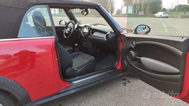 Usata Mini Cooper Cabriolet 112 CV (82 kW) 2011 Rosso Cabrio