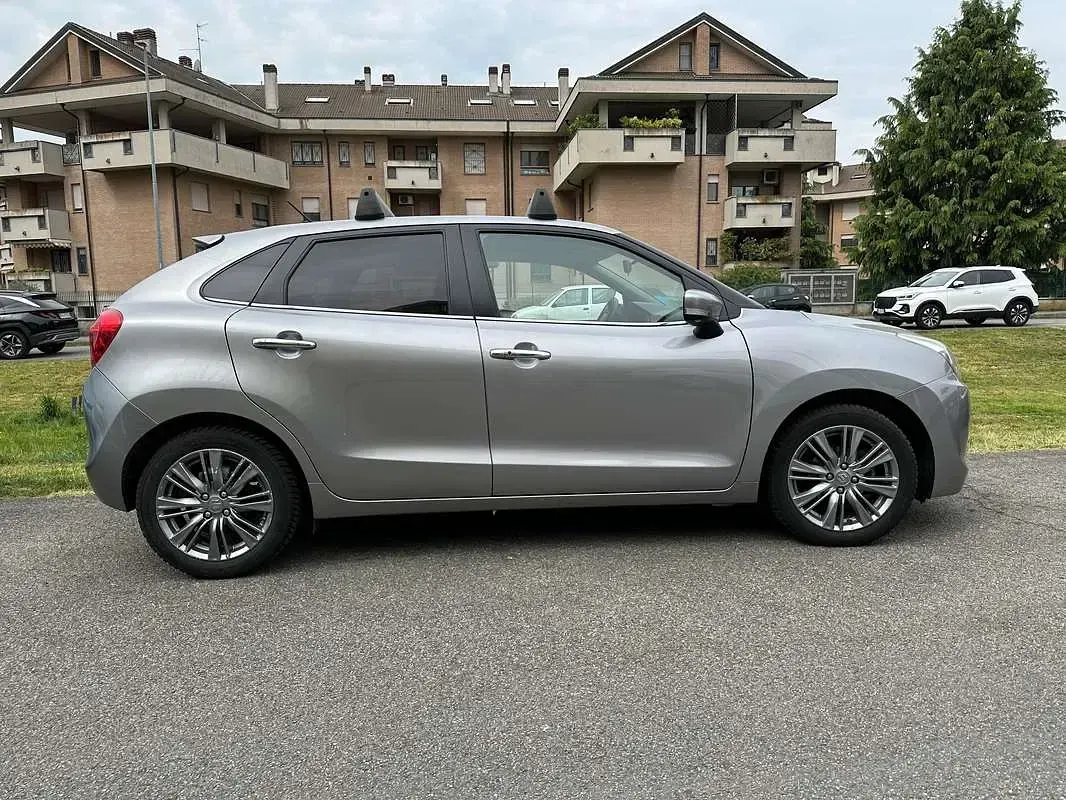 Usata Suzuki Baleno 90 CV (66 kW) 2016 Argento Utilitaria
