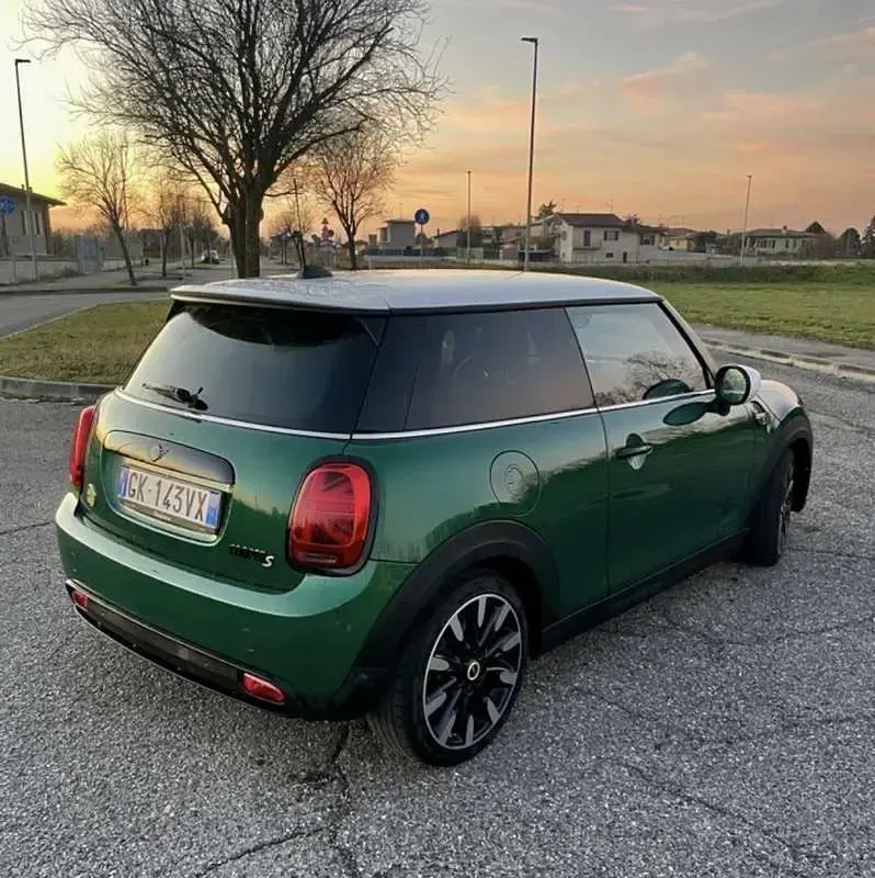 Usata Mini Cooper SE Essential 183 kW (250 CV) 2022 Utilitaria