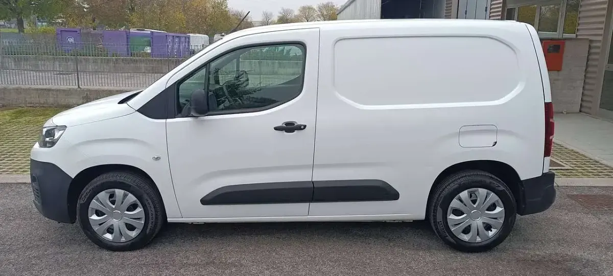 Usata Citroën Berlingo 102 CV (75 kW) 2021 Bianco Monovolume