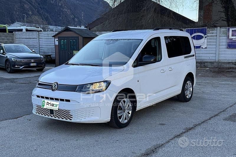 Usata VW Caddy Life 122 CV (89 kW) 2022 Bianco Monovolume