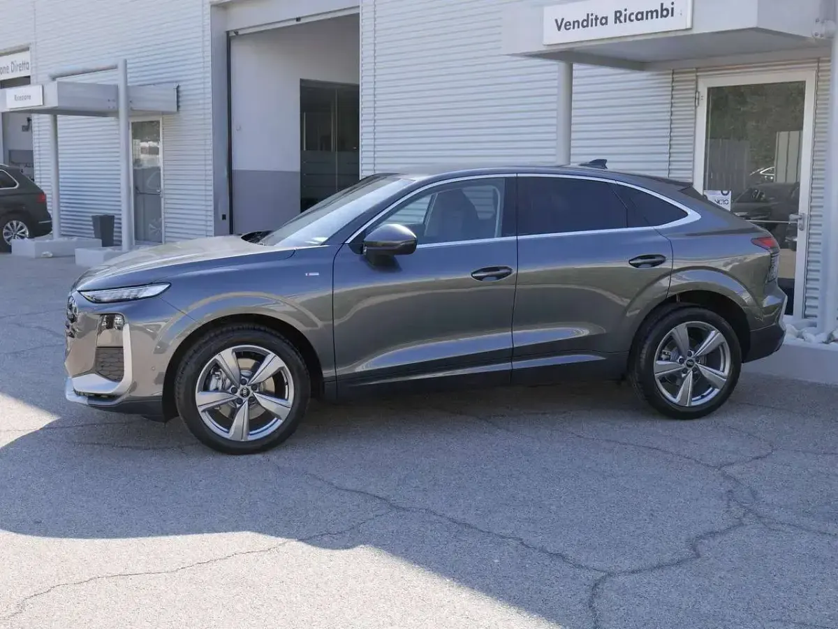 Nuova Audi Q3 Sportback S-Line 150 CV (110 kW) 2026 Grigio SUV