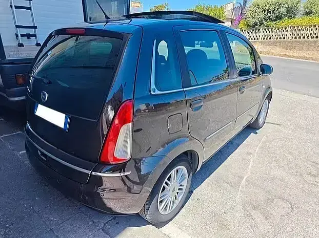 Usata Lancia Musa Gold 95 CV (69 kW) 2013 Nero Monovolume