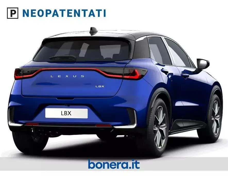 Nuova Lexus LBX 136 CV (100 kW) 2026 Blu SUV