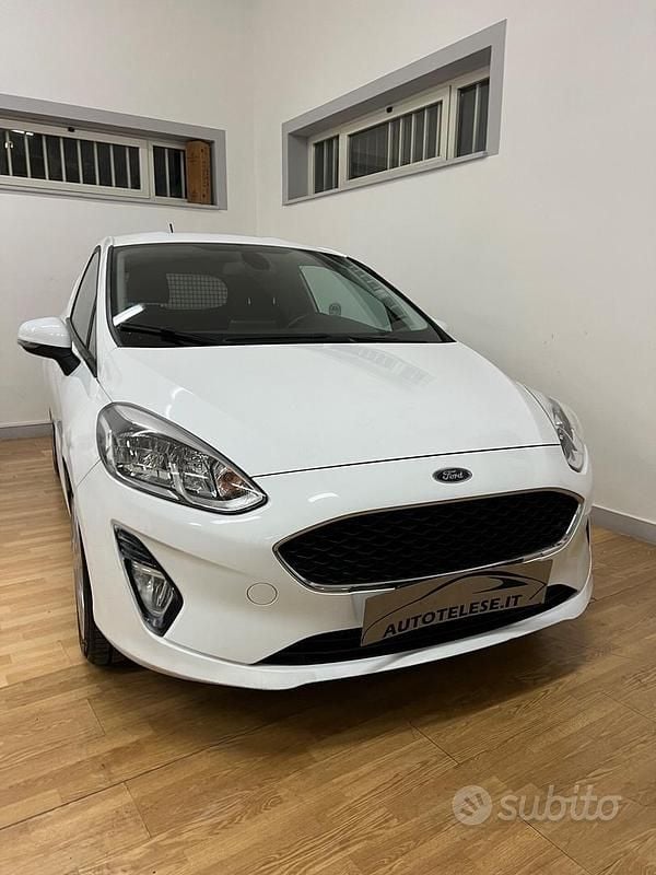 Usata Ford Fiesta Trend 75 CV (55 kW) 2020 Bianco Furgone