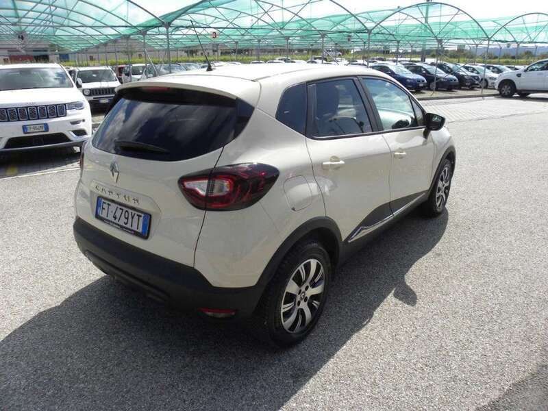 Usata Renault Captur Techno 143 CV (105 kW) 2019 Beige SUV