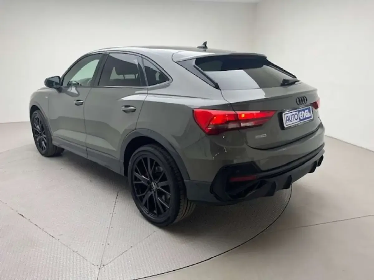 Usata Audi Q3 Sportback S-Line 200 CV (147 kW) 2021 Grigio SUV
