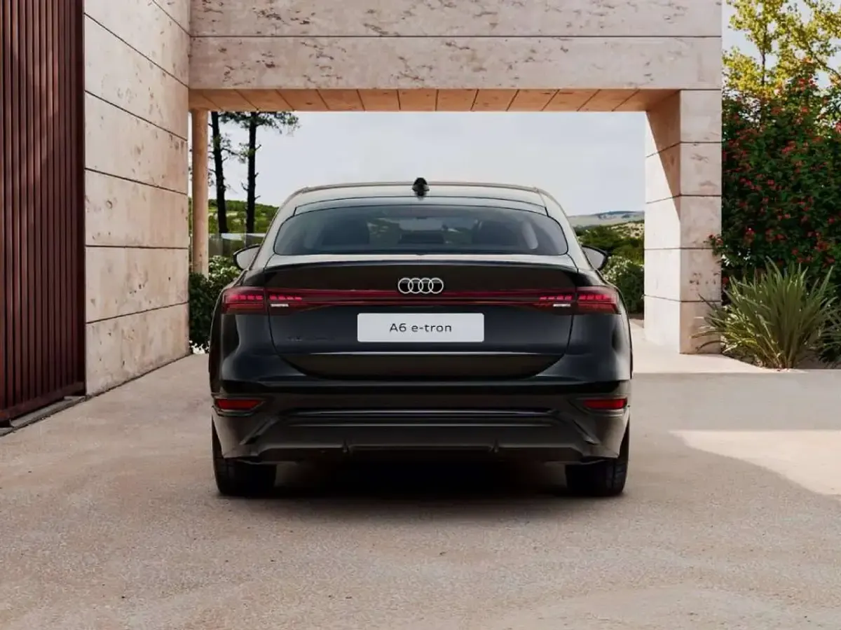 Nuova Audi A6 e-tron Business 119 kW (163 CV) 2026 Nero mito metallizzato Berlina