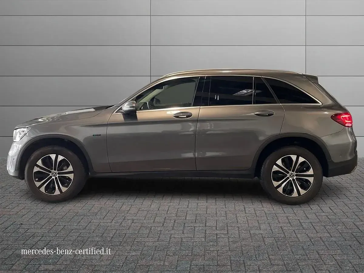 Usata Mercedes GLC300de 194 CV (142 kW) 2022 Grigio selenite SUV