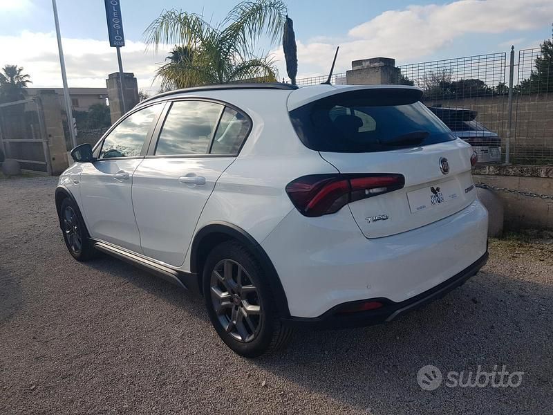 Usata Fiat Tipo Cross 131 CV (96 kW) 2021 Bianco Berlina